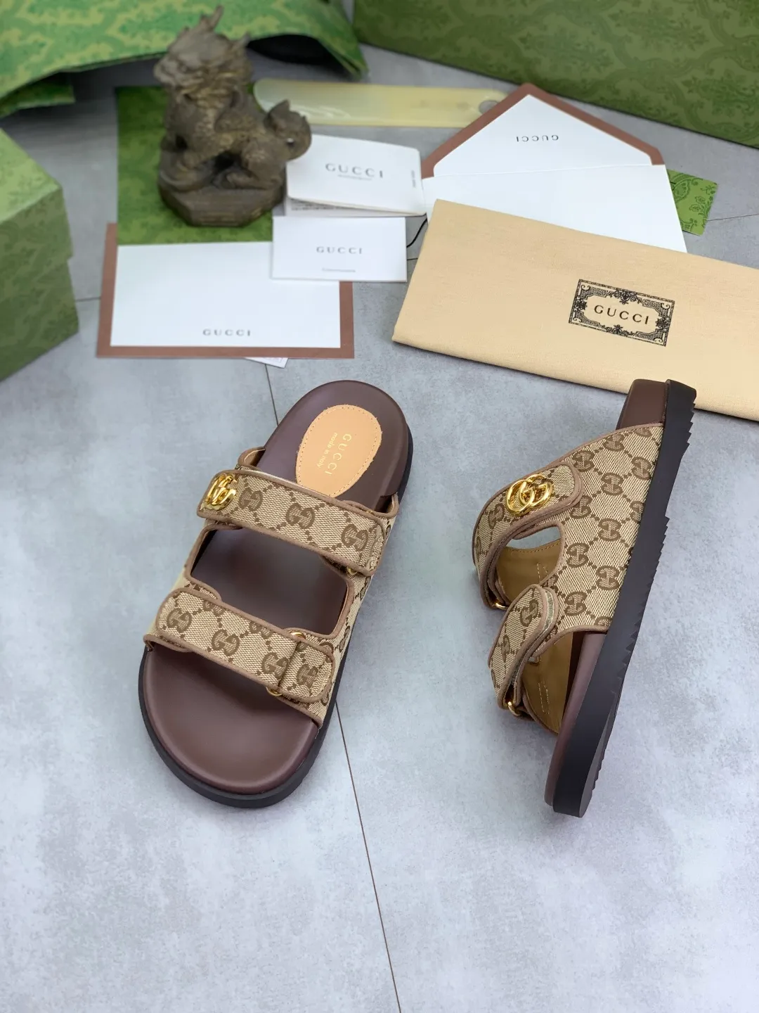 Men's Men's Shoes💰P440💰[New Style] High Version 🎁🎁🎁 GUCCI New Year of the Snake casual slippers, original official website, perfect workmanship, transmitting a kind of noble luxury, sublimating its definition of luxury in Gucci's high-end extraordinary craftsmanship. Original Gucci double G combination outsole, code number: 35-45, complete package
